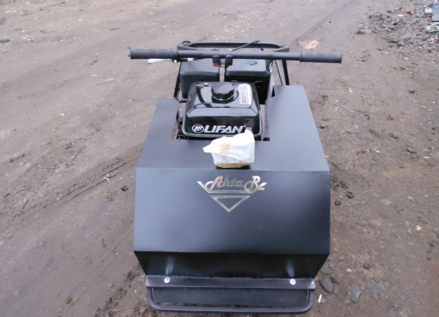 Мотобуксировщик AhtaR Зима 15 л/с с вариатором в Комсомольске-на-Амуре