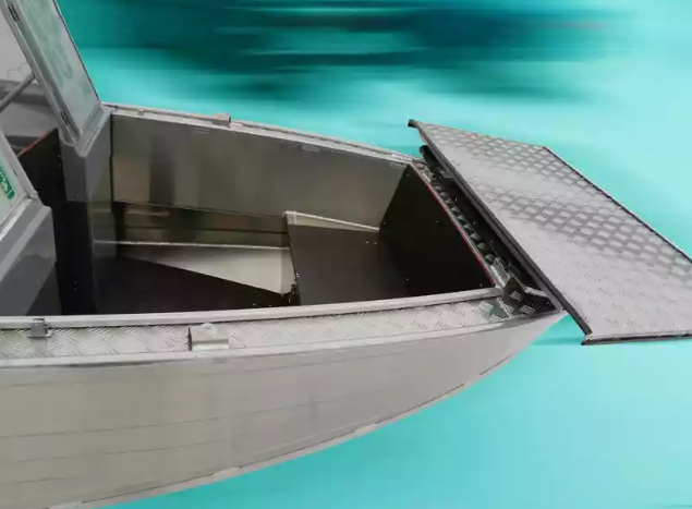 Алюминиевый катер Wyatboat-430T DCM Трансформер в Комсомольске-на-Амуре