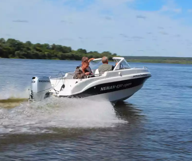 Стеклопластиковый катер Neman-450 Open в Комсомольске-на-Амуре