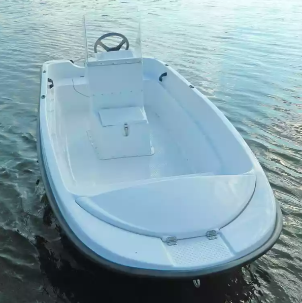 Стеклопластиковая лодка Пингвин с консолью (тримаран) в Комсомольске-на-Амуре