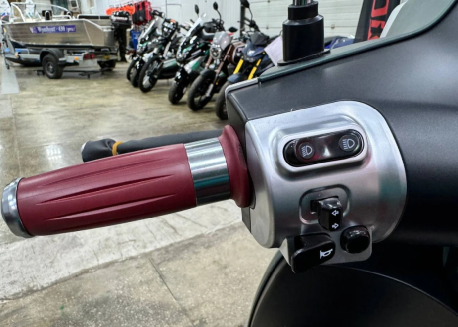 Скутер PROMAX Miami 240 (49) в Комсомольске-на-Амуре