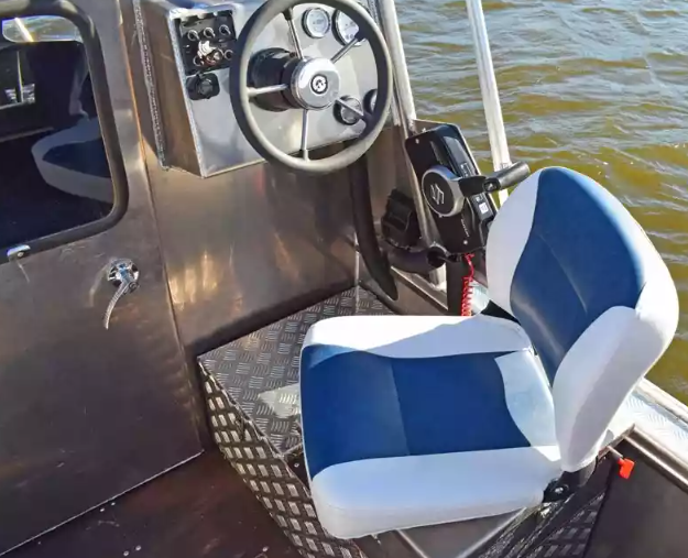 Алюминиевый катер Неман 550 с каютой в Комсомольске-на-Амуре