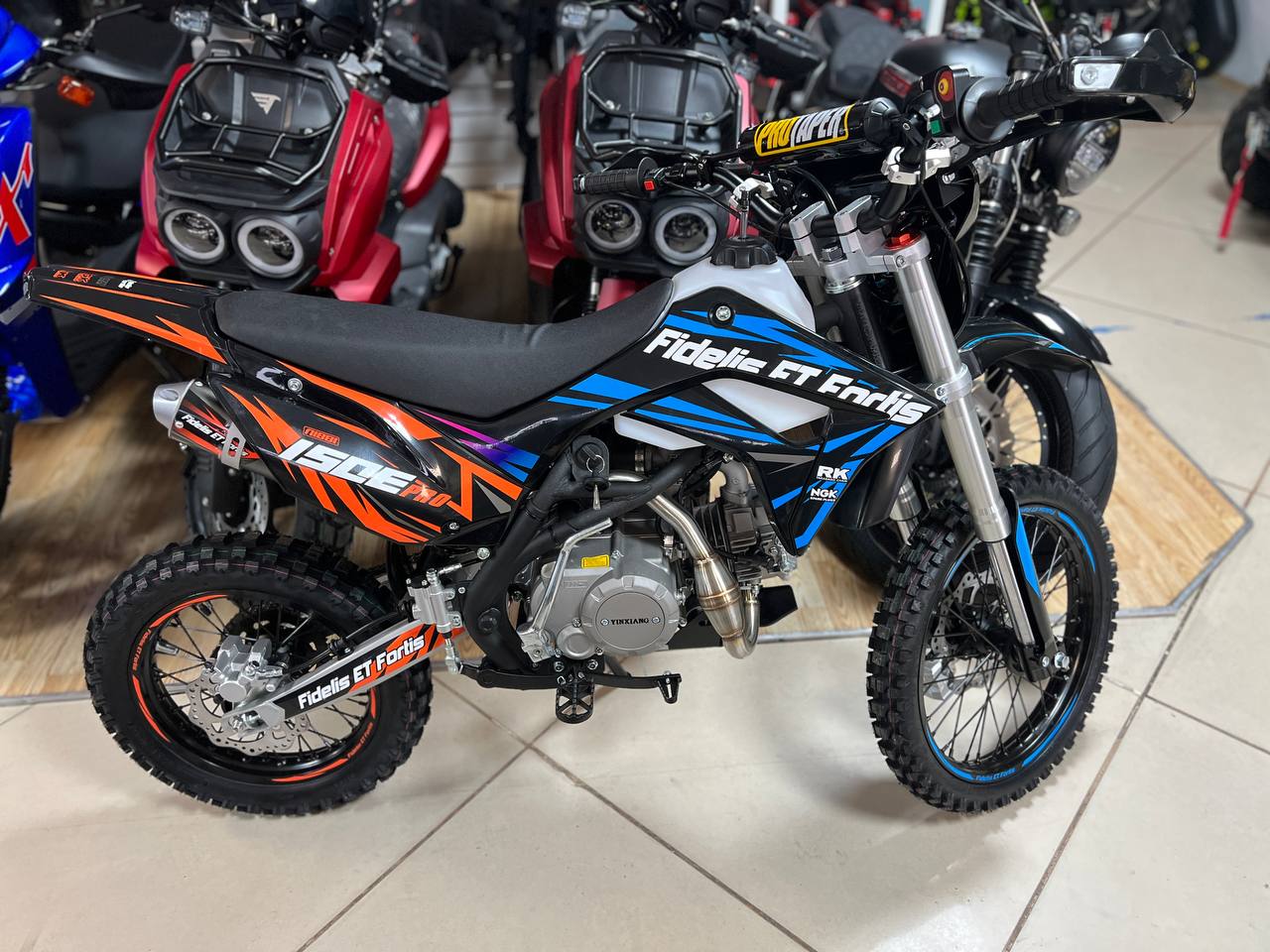 Мотоцикл (питбайк) PROMAX FIDET (ФАЙДЕТ) 190E PRO 17/14 в Комсомольске-на-Амуре