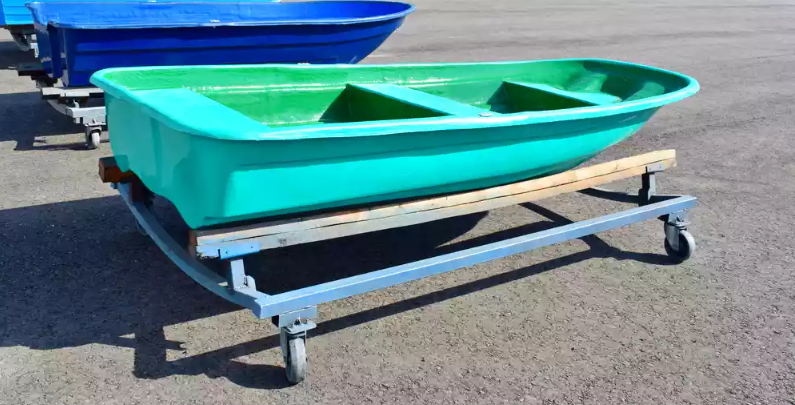 Стеклопластиковая лодка Старт (тримаран) в Комсомольске-на-Амуре