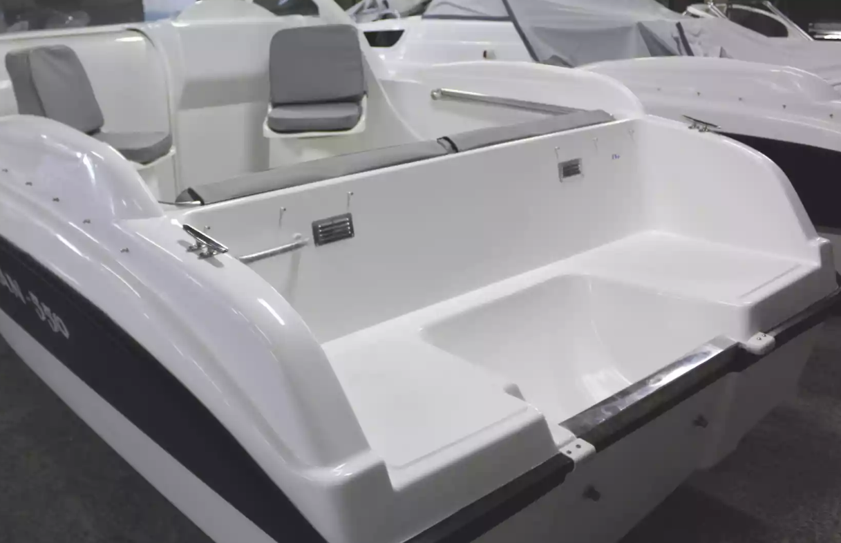 Стеклопластиковый катер Neman-550 с каютой в Комсомольске-на-Амуре