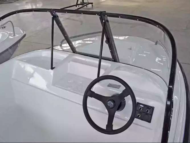 Комбинированный катер Wyatboat-430 M в Комсомольске-на-Амуре