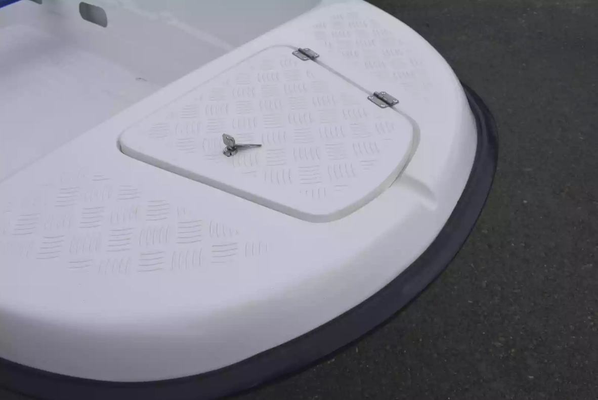 Стеклопластиковая лодка Пингвин New (тримаран) в Комсомольске-на-Амуре