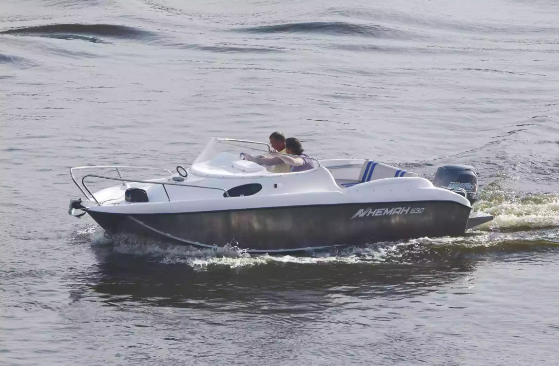 Комбинированный катер Neman-530 с каютой в Комсомольске-на-Амуре