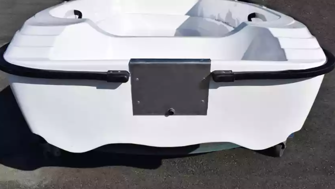 Стеклопластиковая лодка Пингвин (тримаран) в Комсомольске-на-Амуре