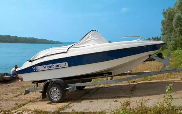 Стеклопластиковый катер Wyatboat-3 (c рундуками) в Комсомольске-на-Амуре