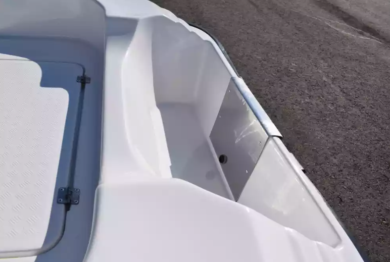 Стеклопластиковая лодка Пингвин (тримаран) в Комсомольске-на-Амуре