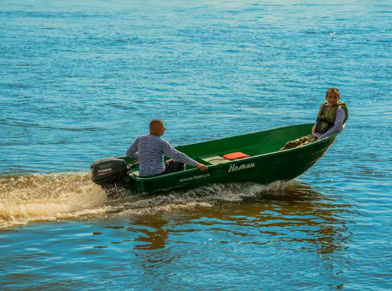 Стеклопластиковая лодка Neman-340 (тримаран) в Комсомольске-на-Амуре