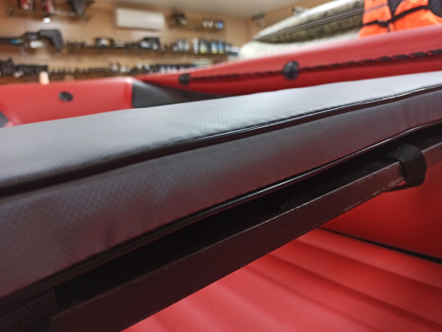 КОМПЛЕКТ МЯГКИХ НАКЛАДОК С СУМКОЙ ДЛЯ ЛОДОК 90Х20 СЕРЫЙ в Комсомольске-на-Амуре