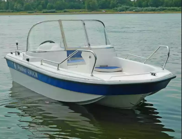 Стеклопластиковый катер Wyatboat-430 DCM (тримаран) в Комсомольске-на-Амуре
