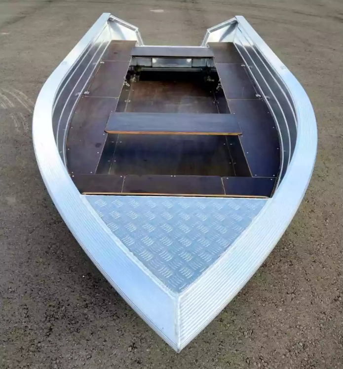 Алюминиевая лодка Неман-400 в Комсомольске-на-Амуре