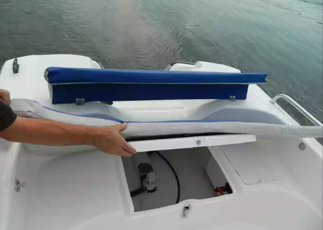 Стеклопластиковый катер Wyatboat-430 DCM (тримаран) в Комсомольске-на-Амуре