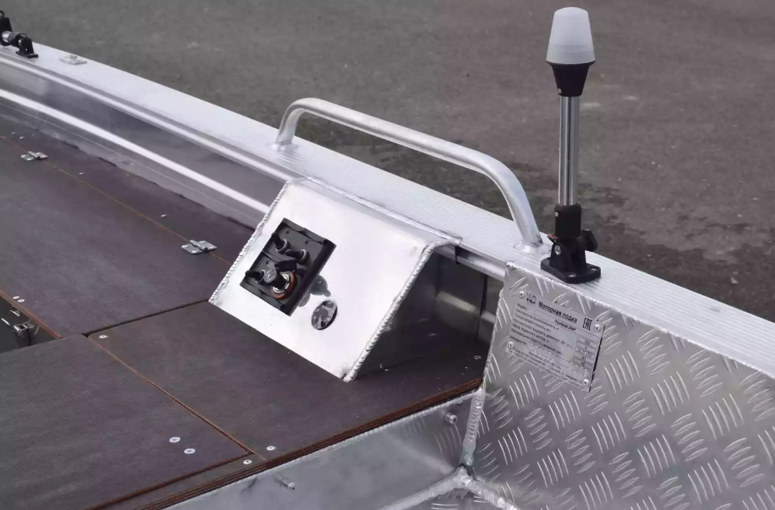 Алюминиевая лодка Wyatboat-390РМ в Комсомольске-на-Амуре