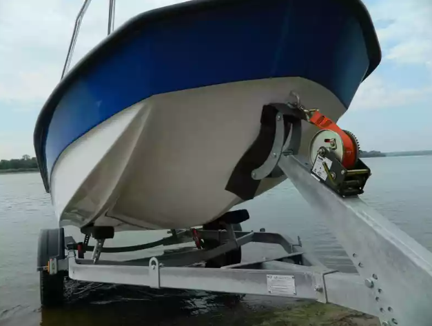 Стеклопластиковый катер Wyatboat-430 DCM (тримаран) в Комсомольске-на-Амуре