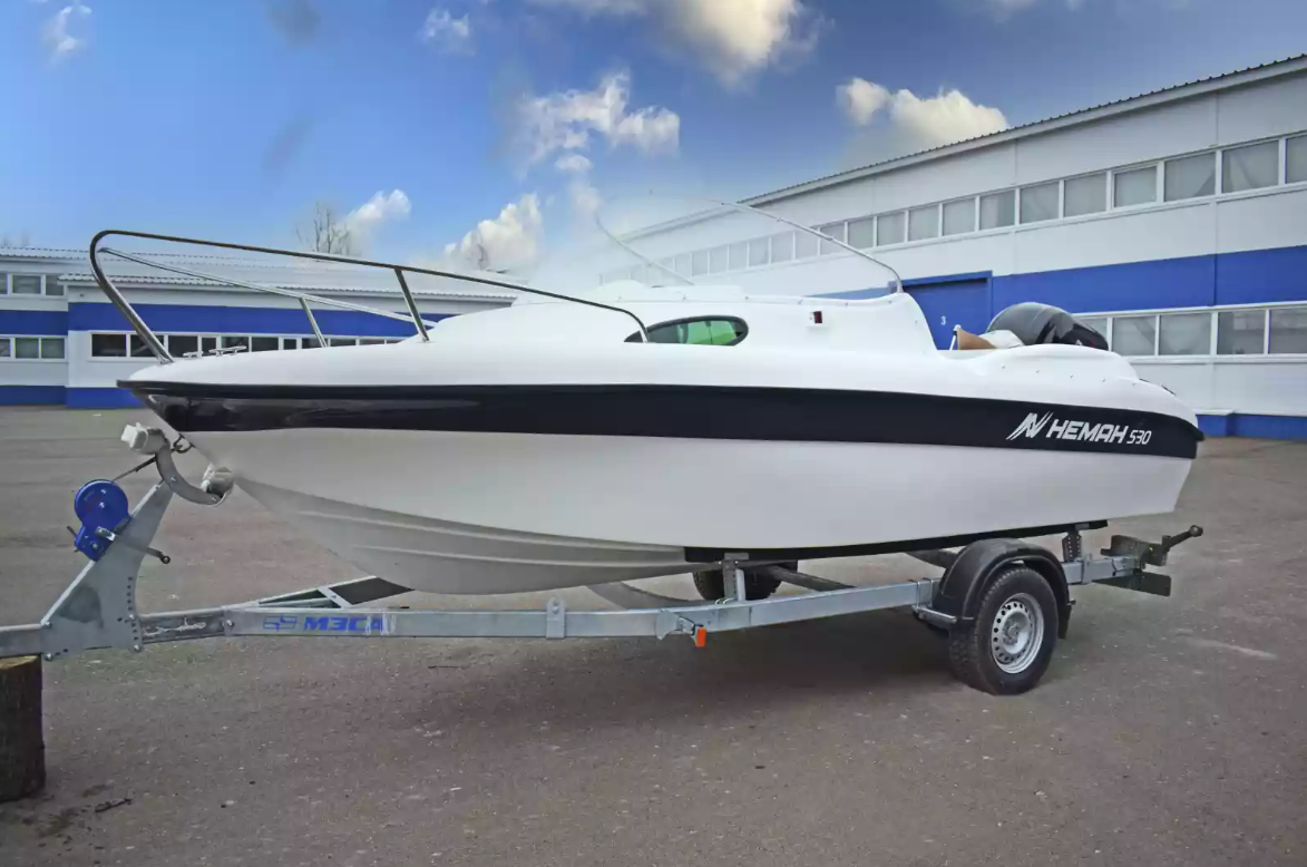 Стеклопластиковый катер Neman-530 с каютой в Комсомольске-на-Амуре