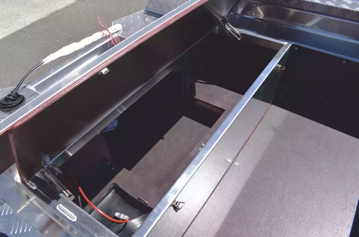 Алюминиевый катер Wyatboat-390 DCM в Комсомольске-на-Амуре