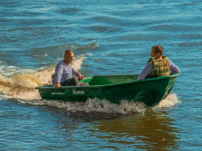 Стеклопластиковая лодка Neman-340 (тримаран) в Комсомольске-на-Амуре