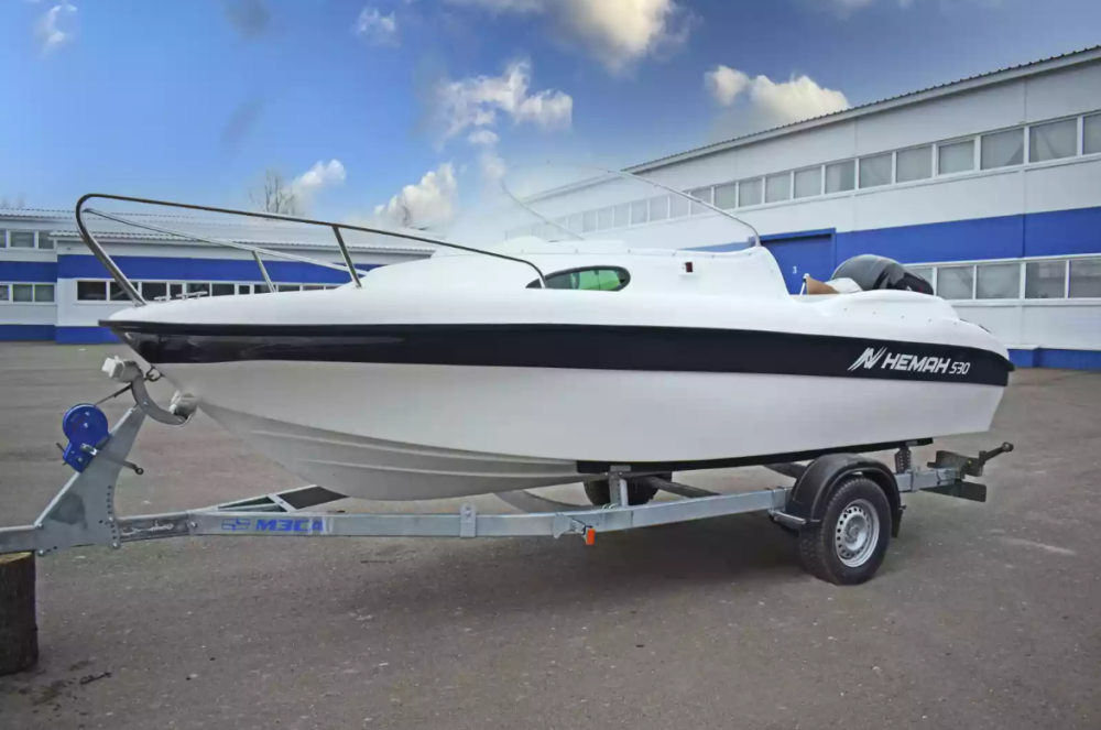 Стеклопластиковый катер Neman-530 с каютой в Комсомольске-на-Амуре