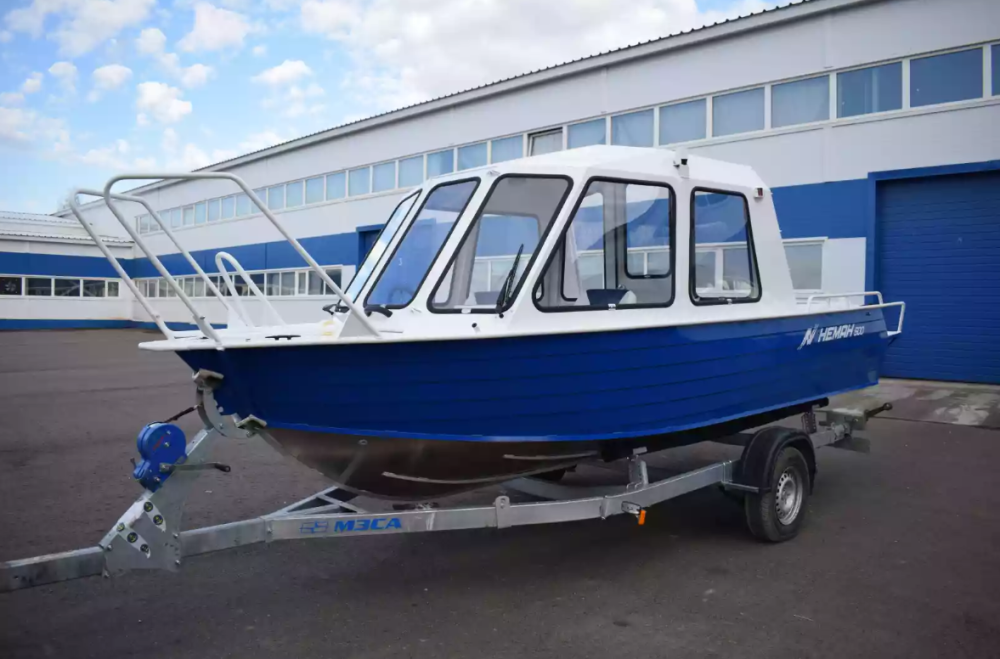 Алюминиевый катер Неман-500 (закрытая рубка) в Комсомольске-на-Амуре