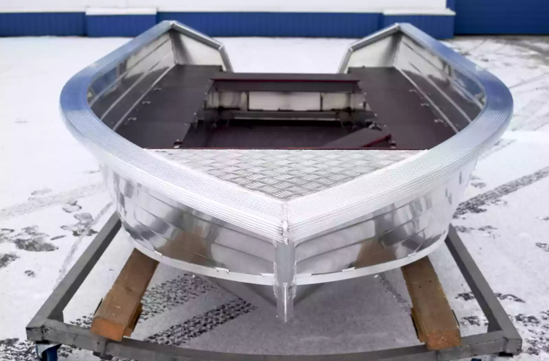 Алюминиевая лодка Неман-400 в Комсомольске-на-Амуре