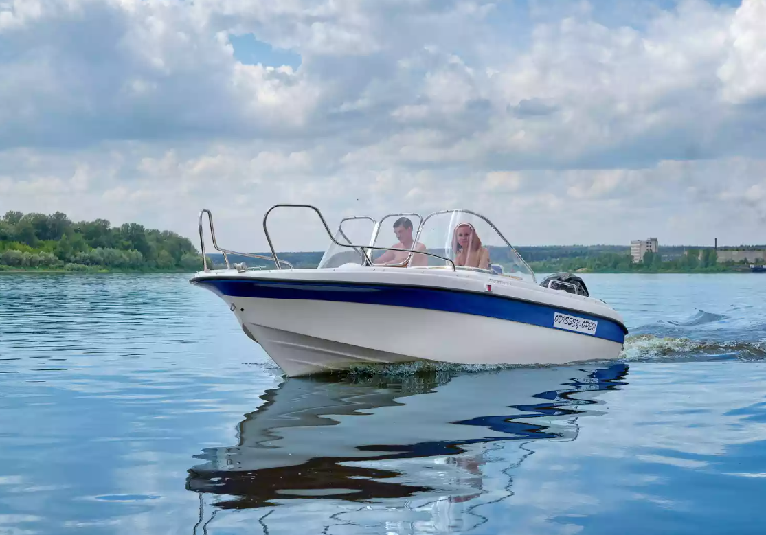 Стеклопластиковый катер Neman-530 Open в Комсомольске-на-Амуре