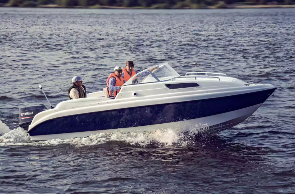 Стеклопластиковый катер Neman-550 с каютой в Комсомольске-на-Амуре