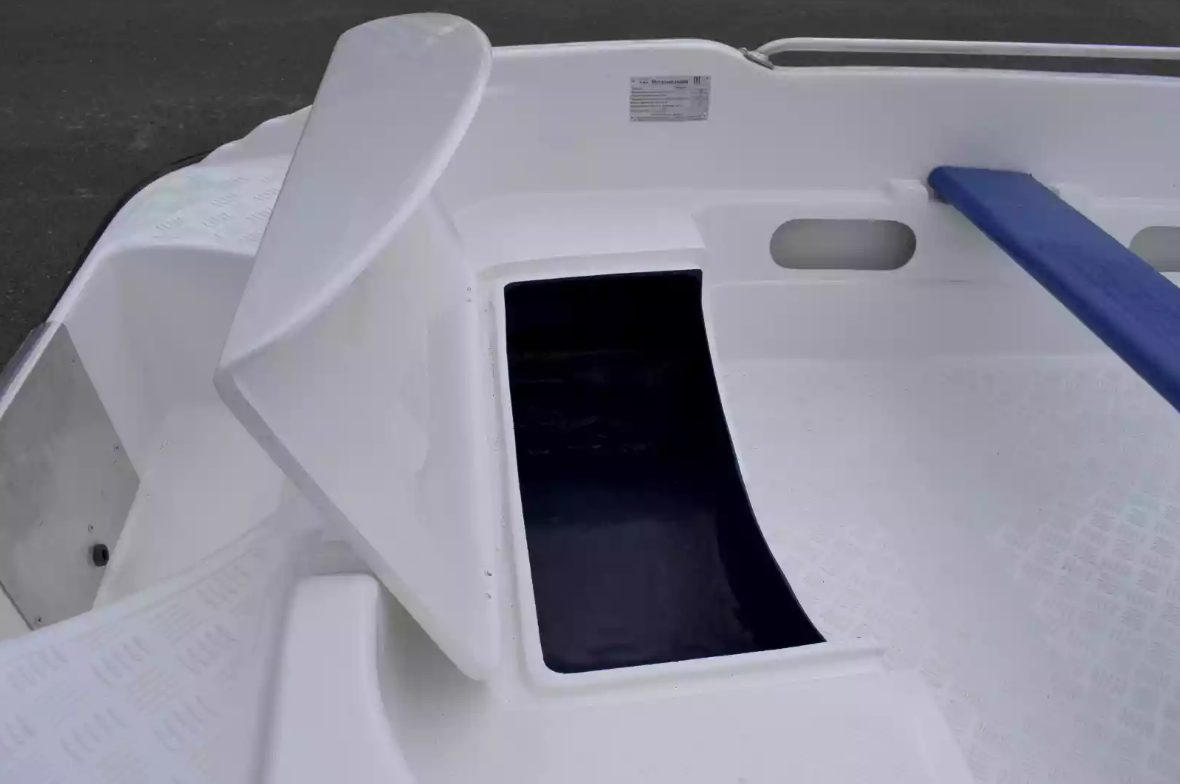 Стеклопластиковая лодка Пингвин New (тримаран) в Комсомольске-на-Амуре