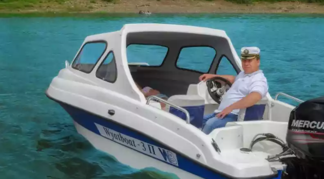 Стеклопластиковый катер Wyatboat-3 П (полурубка) в Комсомольске-на-Амуре