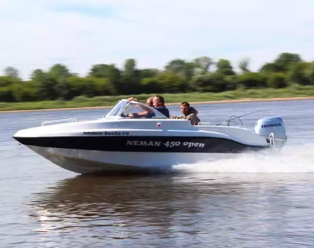 Стеклопластиковый катер Neman-450 Open в Комсомольске-на-Амуре