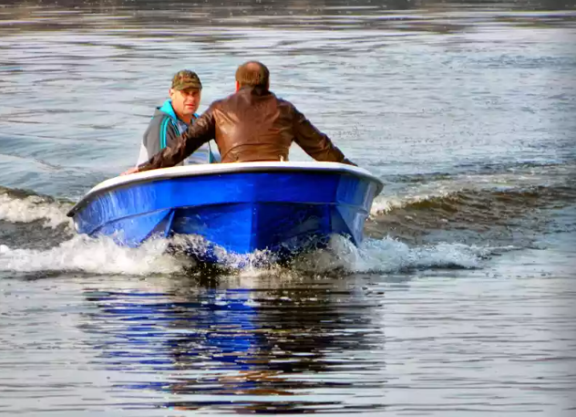 Стеклопластиковая лодка Wyatboat 430 тримаран в Комсомольске-на-Амуре