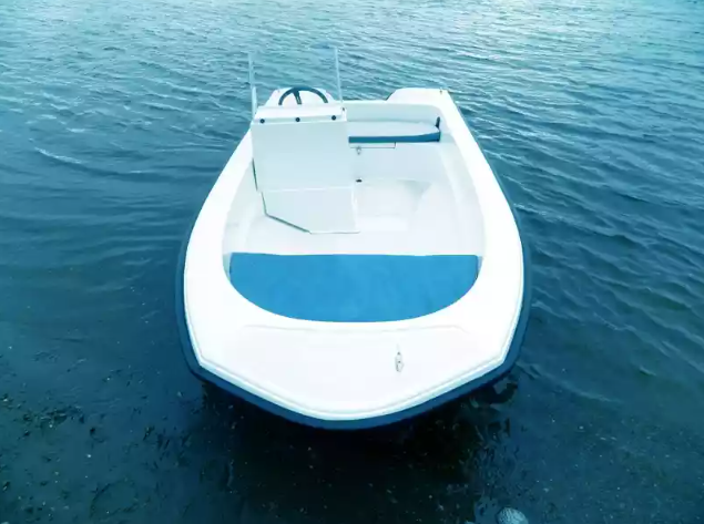 Стеклопластиковый катер Тримаран Wyatboat 430 C в Комсомольске-на-Амуре