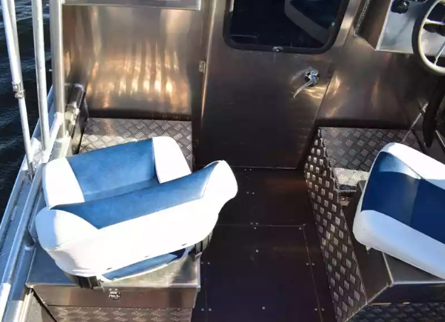 Алюминиевый катер Неман 550 с каютой в Комсомольске-на-Амуре