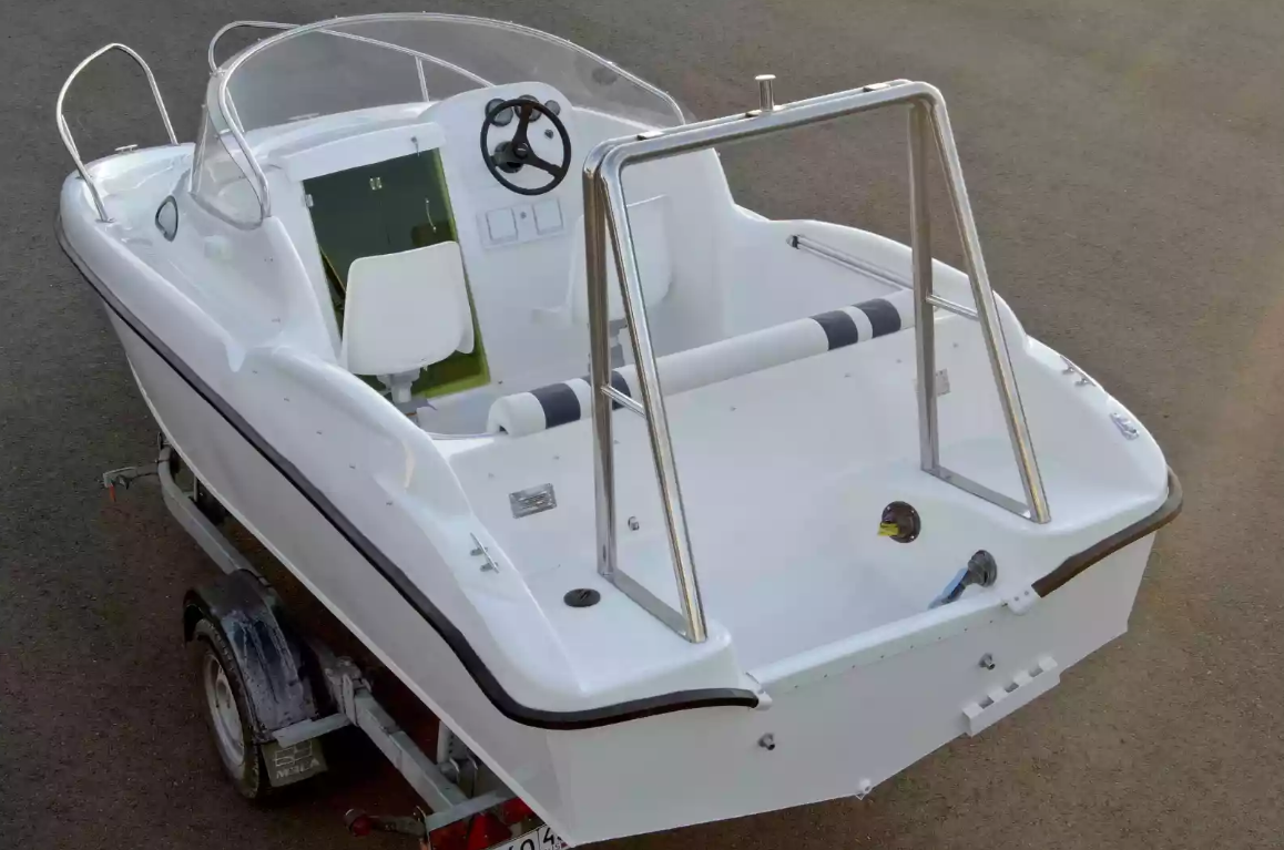 Комбинированный катер Neman-530 с каютой в Комсомольске-на-Амуре