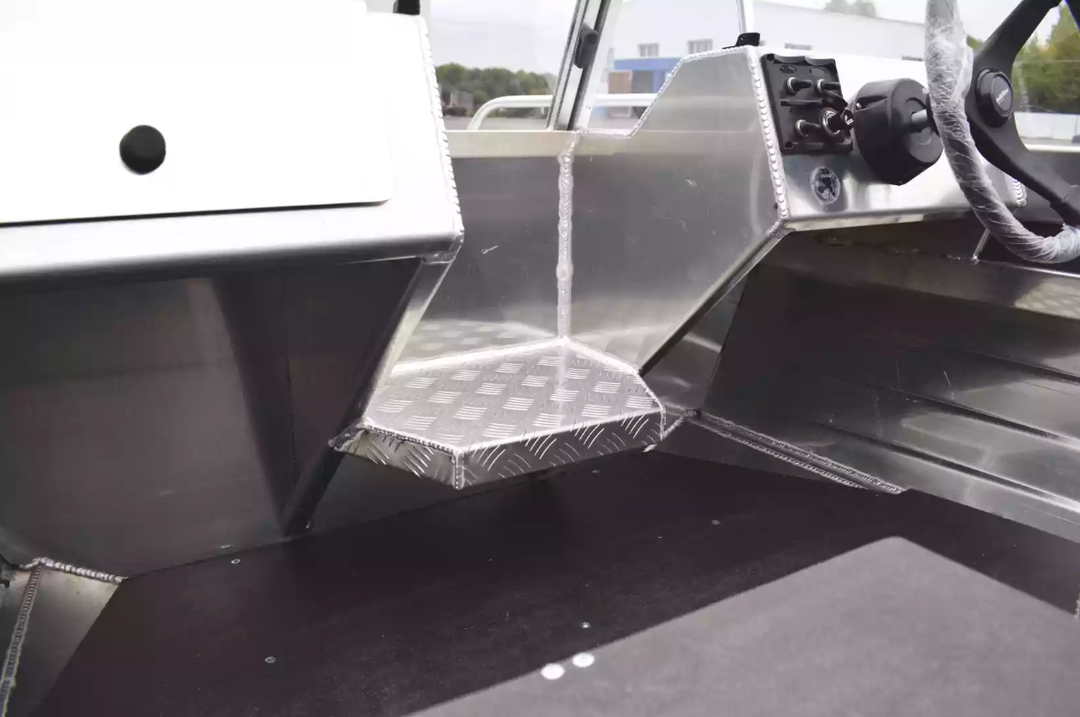 Алюминиевый катер Neman-400 PRO в Комсомольске-на-Амуре