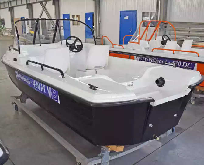 Комбинированный катер Wyatboat-430 M в Комсомольске-на-Амуре