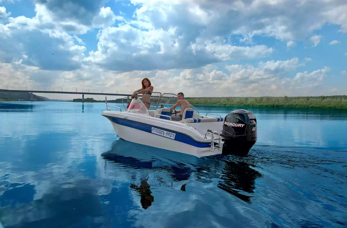 Стеклопластиковый катер Neman-530 Open в Комсомольске-на-Амуре