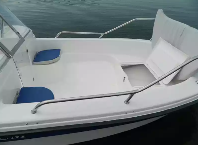 Стеклопластиковый катер Wyatboat-430 DCM (тримаран) в Комсомольске-на-Амуре