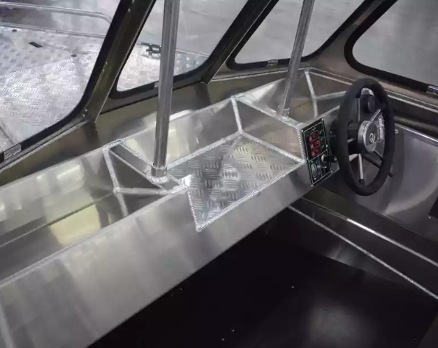 Алюминиевый катер Wyatboat-460 DCM Pro в Комсомольске-на-Амуре