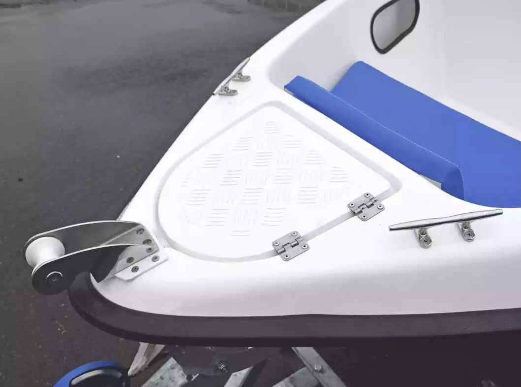 Стеклопластиковый катер Wyatboat-430DCМ (килевая) в Комсомольске-на-Амуре