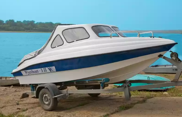 Стеклопластиковый катер Wyatboat-3 П (полурубка) в Комсомольске-на-Амуре