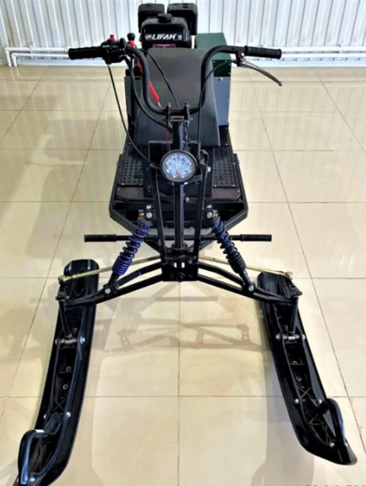 Мотобуксировщик ЕНОТ 4М в Комсомольске-на-Амуре