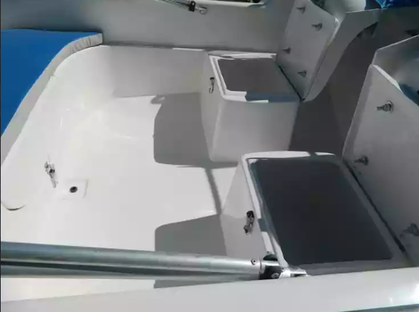 Стеклопластиковый катер Wyatboat-430 M (тримаран) в Комсомольске-на-Амуре