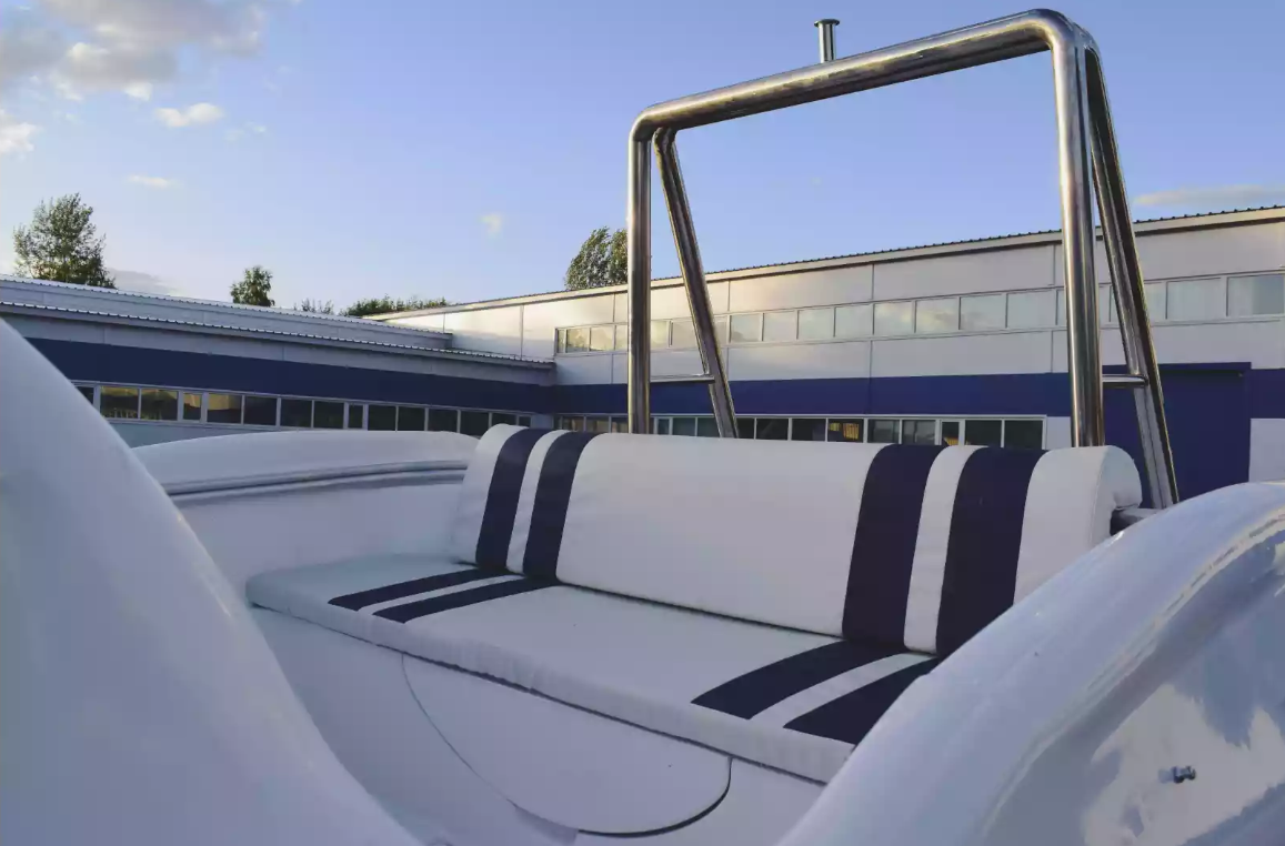 Комбинированный катер Neman-530 с каютой в Комсомольске-на-Амуре