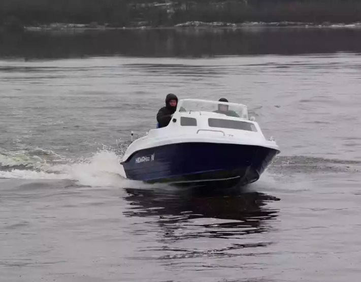 Комбинированный катер Neman-500 с каютой в Комсомольске-на-Амуре