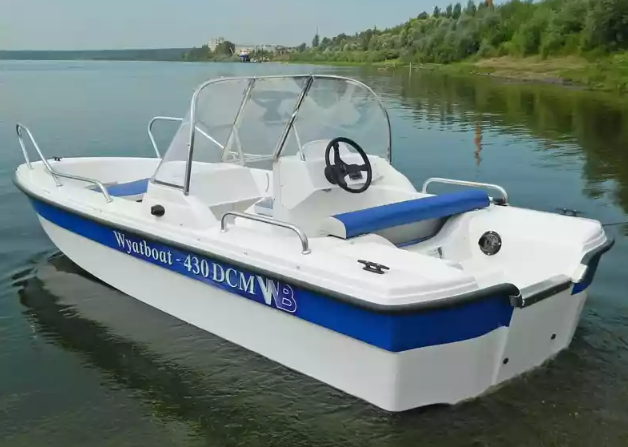 Стеклопластиковый катер Wyatboat-430 DCM (тримаран) в Комсомольске-на-Амуре