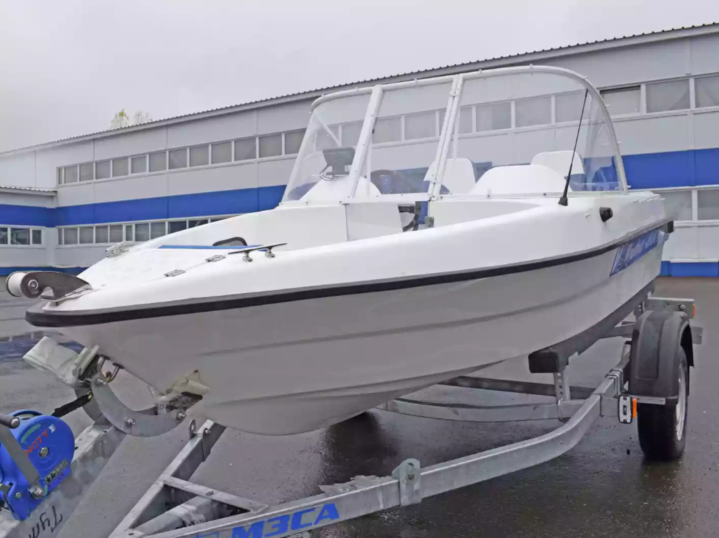 Стеклопластиковый катер Wyatboat-430DCМ (килевая) в Комсомольске-на-Амуре